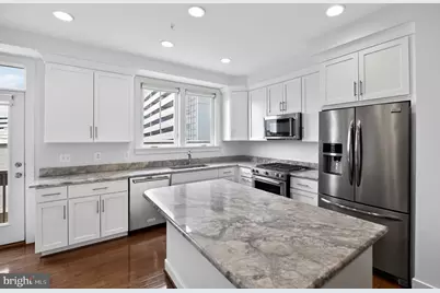8319 Looking Glass Way, Fairfax, VA 22031 - Photo 11