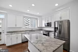 8319 Looking Glass Way, Fairfax, VA 22031 - Photo 11
