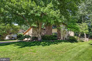 9013 Fort Craig Dr, Burke, VA 22015 - Photo 3