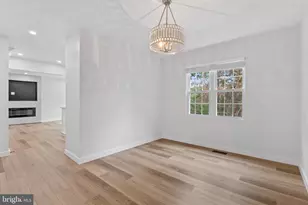 6139 Franconia Station Ln, Alexandria, VA 22310 - Photo 7