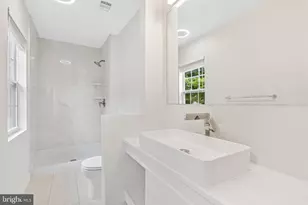 6139 Franconia Station Ln, Alexandria, VA 22310 - Photo 19