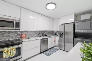 8380 Greensboro Dr, McLean, VA 22102 - Photo 7