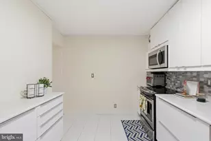 8380 Greensboro Dr, McLean, VA 22102 - Photo 9