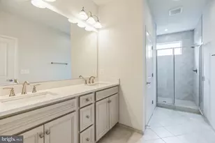 4484 Lateleaf Trl, Fairfax, VA 22030 - Photo 23