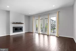 4484 Lateleaf Trl, Fairfax, VA 22030 - Photo 11