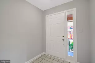 2122 Hutchison Grove Ct, Falls Church, VA 22043 - Photo 7