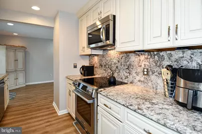 6531 Palisades Drive, Centreville, VA 20121 - Photo 9