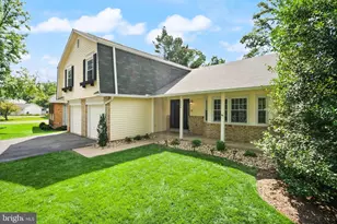 8906 Tailcoat Ct, Springfield, VA 22153 - Photo 7