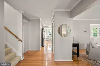 8906 Tailcoat Court, Springfield, VA 22153 - Photo 9