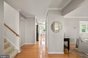 8906 Tailcoat Ct, Springfield, VA 22153 - Photo 9