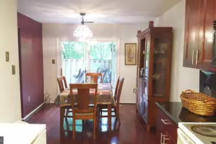 10699 Spring Oak Ct, Burke, VA 22015 - Photo 7