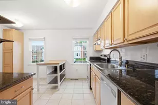 9507 Saluda Ct, Lorton, VA 22079 - Photo 5