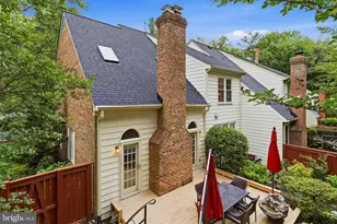 7257 McLean Commons Ln, McLean, VA 22101 - Photo 7