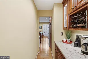 7257 McLean Commons Ln, McLean, VA 22101 - Photo 17