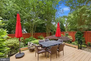 7257 McLean Commons Ln, McLean, VA 22101 - Photo 5