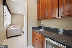 11693 Caris Glenne Dr, Herndon, VA 20170 - Photo 35