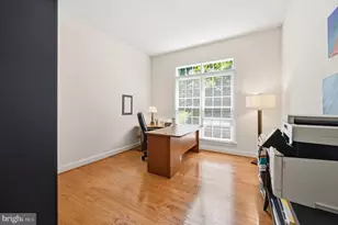 11693 Caris Glenne Dr, Herndon, VA 20170 - Photo 9