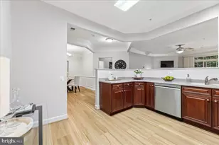 7880 Rolling Woods Ct, Springfield, VA 22152 - Photo 9