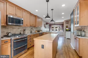6006 Merryvale Ct, Springfield, VA 22152 - Photo 13