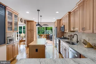 6006 Merryvale Ct, Springfield, VA 22152 - Photo 9