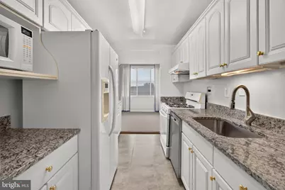 6641 Wakefield Drive #702, Alexandria, VA 22307 - Photo 13