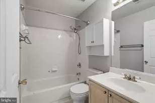 14128 Autumn Cir, Centreville, VA 20121 - Photo 13