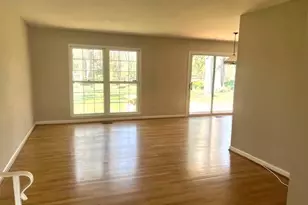 8523 Tysons Ct, Vienna, VA 22182 - Photo 3