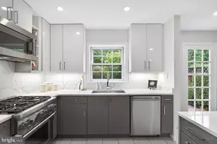 7024 Alicent Pl, McLean, VA 22101 - Photo 11