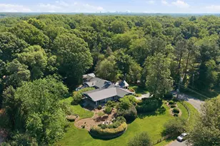 11744 Stuart Mill Rd, Oakton, VA 22124 - Photo 3