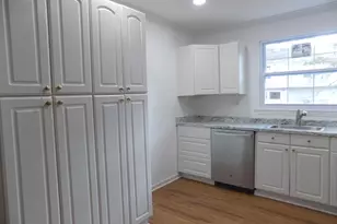 10598 Reed's Landing Cir, Burke, VA 22015 - Photo 3
