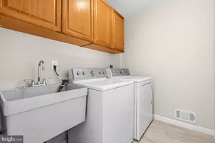 4030 Hadley Ln, Fairfax, VA 22032 - Photo 19