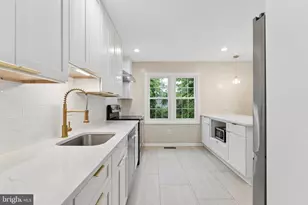 1968 Hopewood Dr, Falls Church, VA 22043 - Photo 9