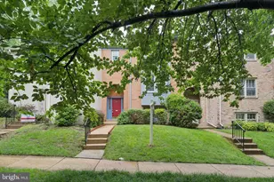 1968 Hopewood Dr, Falls Church, VA 22043 - Photo 3