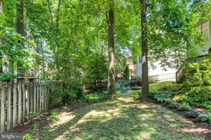 12221 Harbor Town Cir, Fairfax, VA 22033 - Photo 5