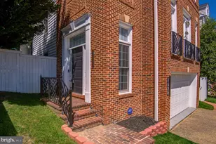 1628 Great Falls St, McLean, VA 22101 - Photo 3