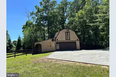813 Blacks Hill Road, Great Falls, VA 22066 - Photo 3