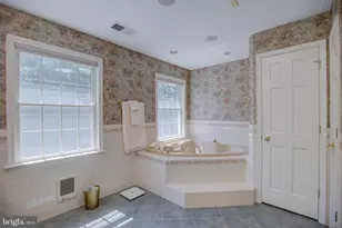 813 Blacks Hill Rd, Great Falls, VA 22066 - Photo 31