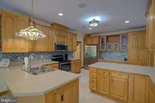 813 Blacks Hill Rd, Great Falls, VA 22066 - Photo 23