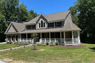 813 Blacks Hill Rd, Great Falls, VA 22066 - Photo 1
