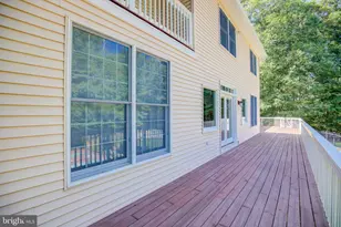 813 Blacks Hill Rd, Great Falls, VA 22066 - Photo 47
