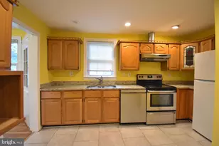 7804 Ridgewood Dr, Annandale, VA 22003 - Photo 9