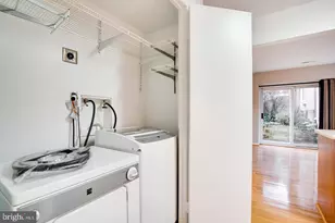 3783 Persimmon Cir, Fairfax, VA 22031 - Photo 7