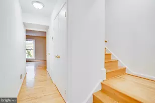 3783 Persimmon Cir, Fairfax, VA 22031 - Photo 11