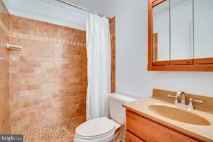 3783 Persimmon Cir, Fairfax, VA 22031 - Photo 15