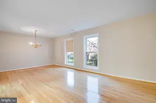 3783 Persimmon Cir, Fairfax, VA 22031 - Photo 9