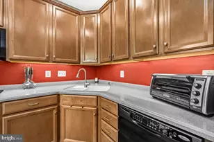 8058 Samuel Wallis St, Lorton, VA 22079 - Photo 7