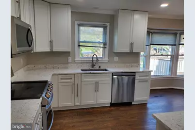 12421 Wendell Holmes Road, Herndon, VA 20171 - Photo 7