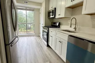 5608 Bloomfield Dr, Alexandria, VA 22312 - Photo 5