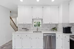 5742 Burke Towne Ct, Burke, VA 22015 - Photo 21
