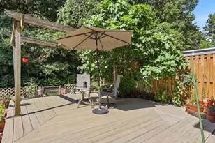 5742 Burke Towne Ct, Burke, VA 22015 - Photo 43